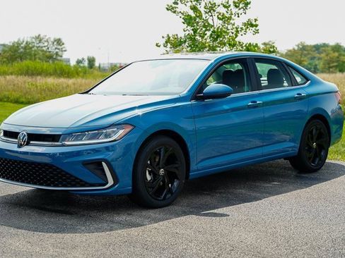 New 2025 Volkswagen Jetta SE image 5