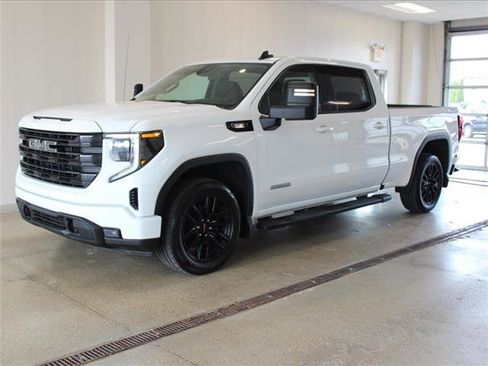 Used 2024 GMC Sierra 1500 Elevation w/ LPO, Elevation Black Package image 7