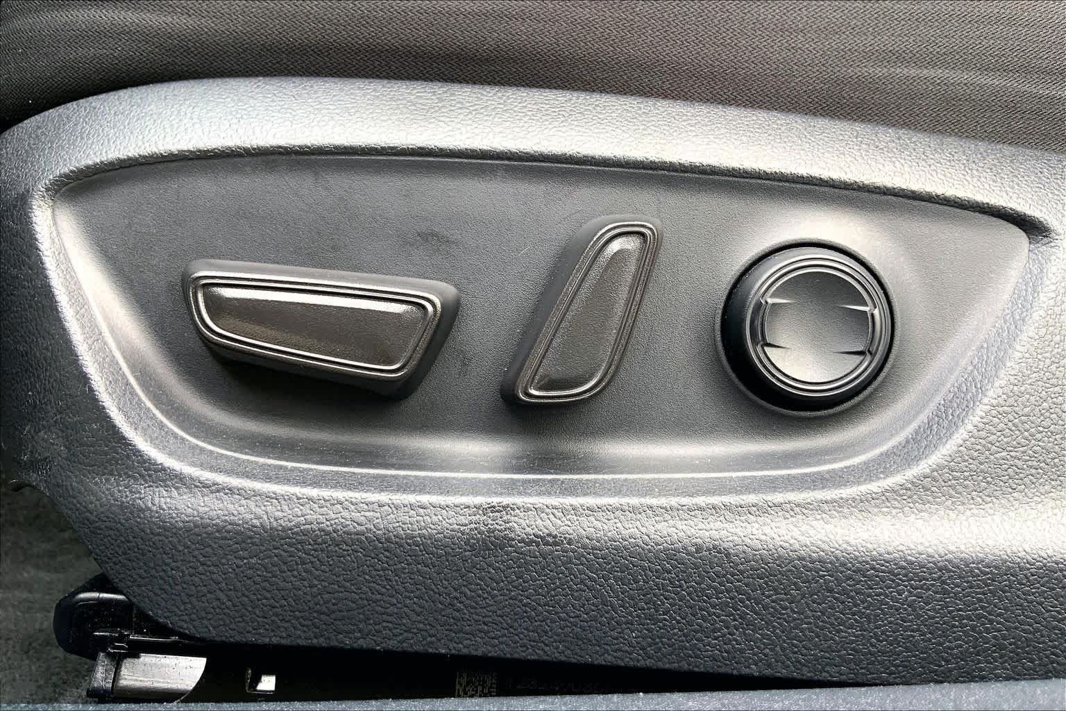 Used 2024 Toyota Camry LE FWD image 33