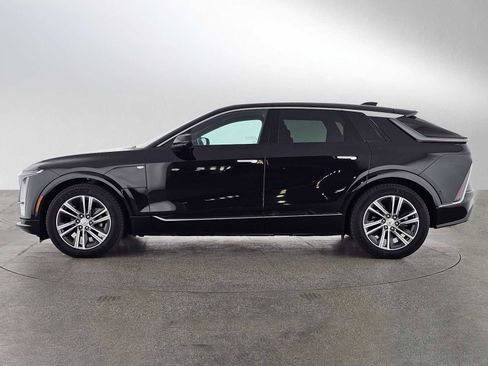 Used 2025 Cadillac Lyriq Luxury w/ LPO, Floor Liner Package AWD/4WD image 6