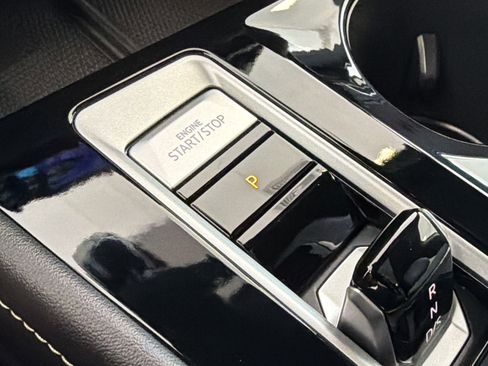 Certified 2024 Volkswagen Atlas Cross Sport SEL R-Line image 27