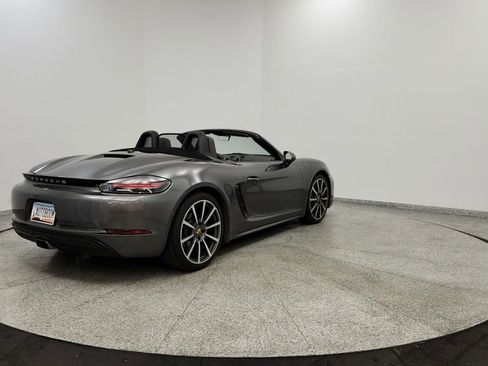 Used 2017 Porsche 718 Boxster RWD image 11