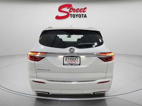 Used 2020 Buick Enclave Avenir FWD image 3