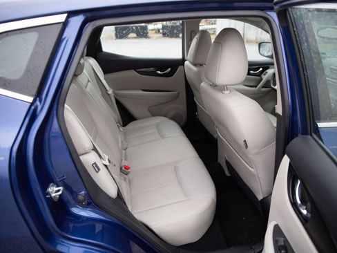 Used 2021 Nissan Rogue Sport SL w/ Premium Package image 23