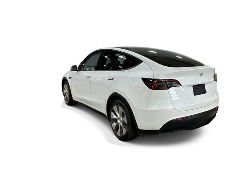 Certified 2022 Tesla Model Y Long Range AWD/4WD image 4