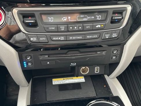 Used 2020 Honda Pilot Elite image 20