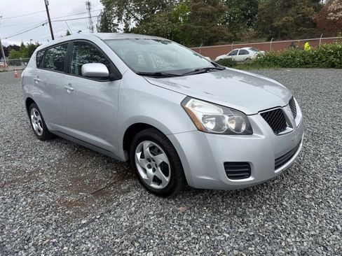 Used 2009 Pontiac Vibe w/ Preferred Package FWD image 6
