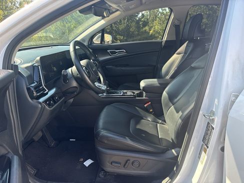 Used 2024 Kia Sportage EX FWD image 17