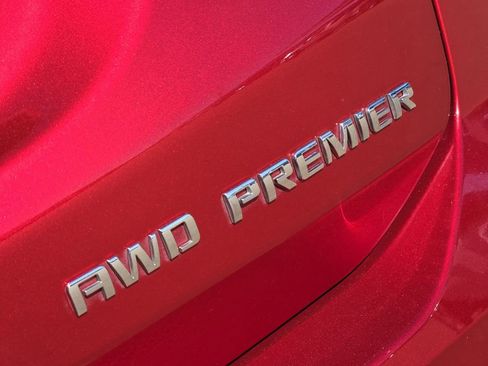 Used 2022 Chevrolet Equinox Premier image 32