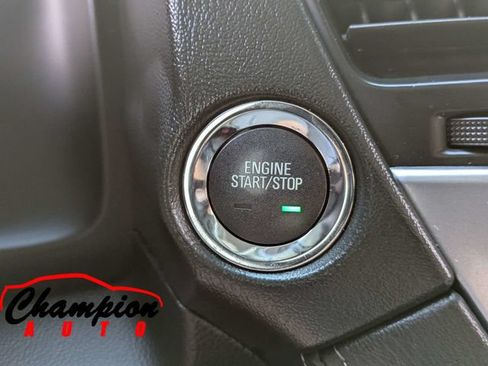 Used 2018 Chevrolet Suburban Premier AWD/4WD image 36