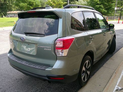Used 2017 Subaru Forester 2.5i Premium w/ All-Weather Package AWD/4WD image 5