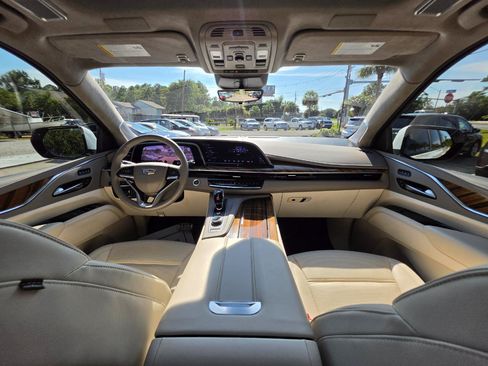 Used 2022 Cadillac Escalade ESV Sport Platinum w/ LPO, ONYX Package AWD/4WD image 10