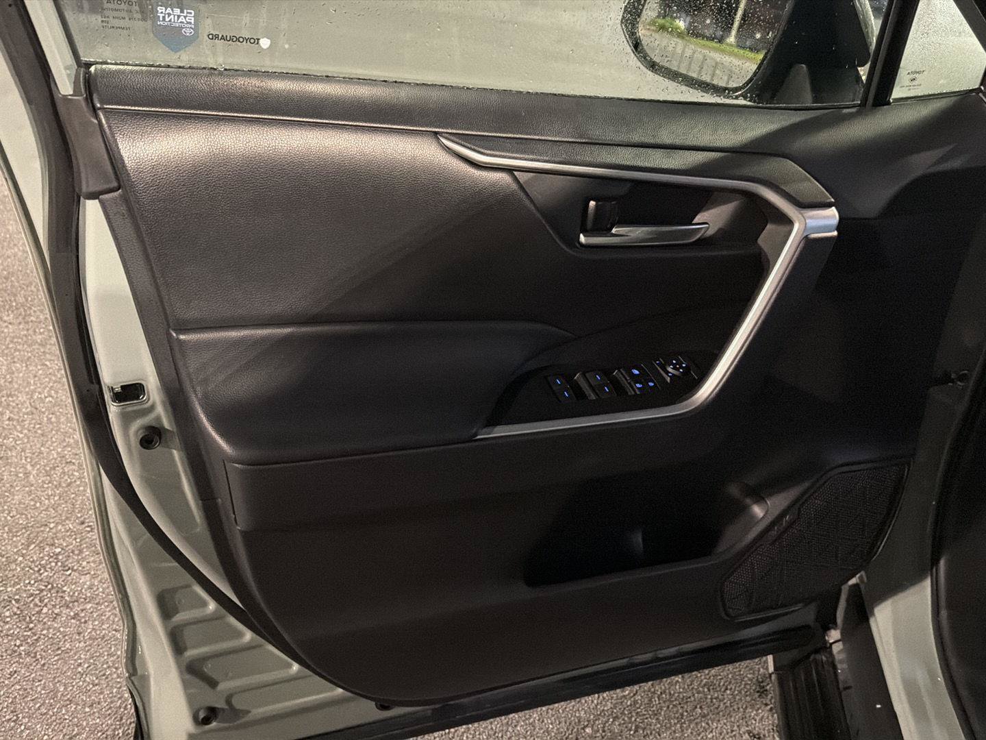 Certified 2022 Toyota RAV4 XLE w/ Convenience Package FWD image 16