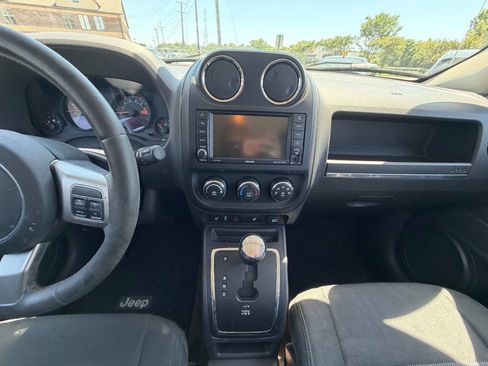 Used 2014 Jeep Patriot Latitude AWD/4WD image 25