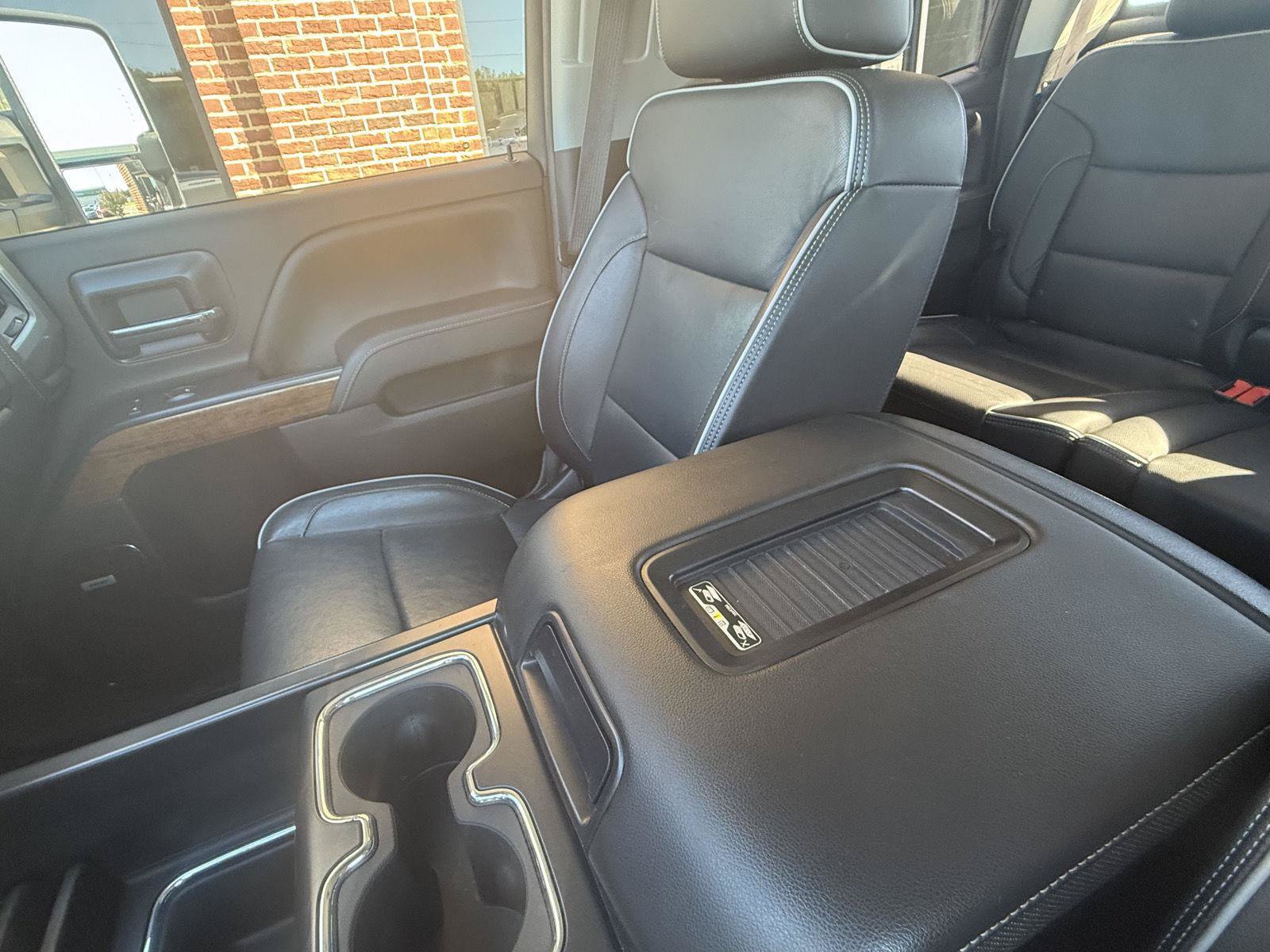 Used 2017 Chevrolet Silverado 2500 High Country w/ Duramax Plus Package AWD/4WD image 7