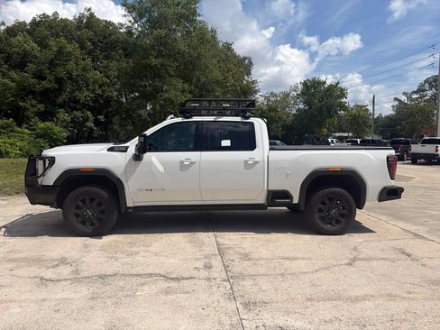 Used 2024 GMC Sierra 2500 AT4 w/ AT4 Premium Plus Package AWD/4WD image 3