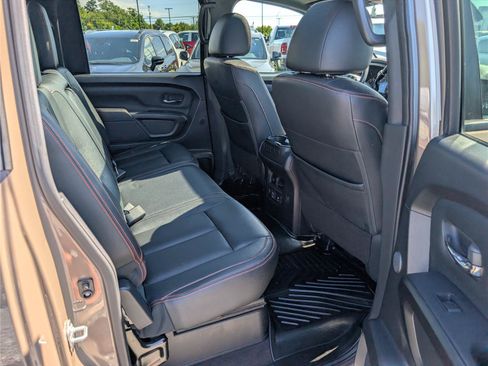 Used 2022 Nissan Titan PRO-4X w/ Pro-4x Convenience Package AWD/4WD image 12