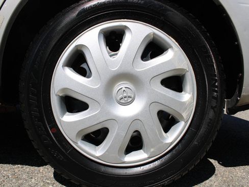Used 2002 Toyota Corolla LE FWD image 19