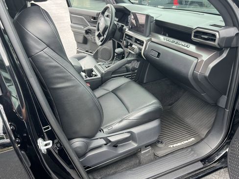 Used 2025 Toyota Tacoma SR5 RWD image 34