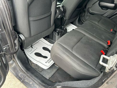 Used 2018 Jeep Wrangler Unlimited Sport S AWD/4WD image 9