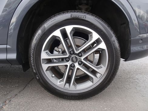 Certified 2025 Audi Q5 Premium w/ Convenience Package image 16