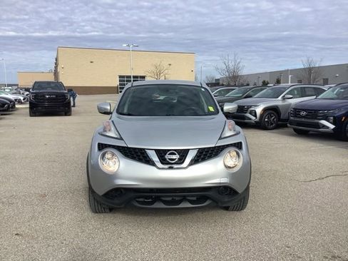 Used 2015 Nissan Juke SV image 2