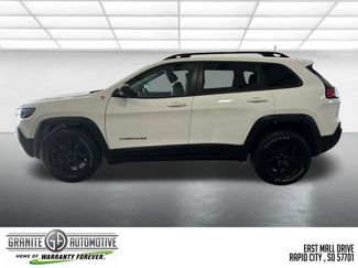 Used 2022 Jeep Cherokee Trailhawk w/ Trailer Tow Group AWD/4WD video 2