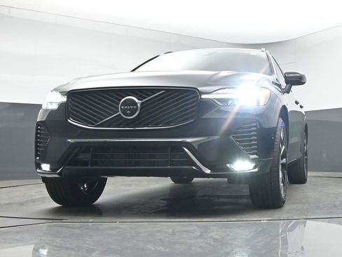 New 2026 Volvo XC60 B5 Plus w/ Protection Package Premier AWD/4WD image 39