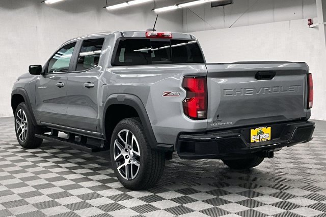Used 2024 Chevrolet Colorado Z71 w/ Z71 Convenience Package 2 AWD/4WD image 2