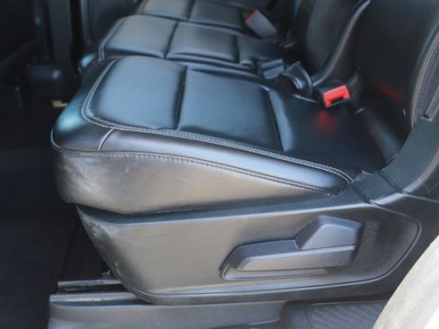 Used 2023 Ford Explorer XLT w/ Equipment Group 202A RWD image 14