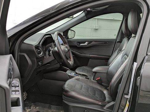 Used 2023 Ford Escape ST-Line Elite w/ Premium Technology Package AWD/4WD image 3