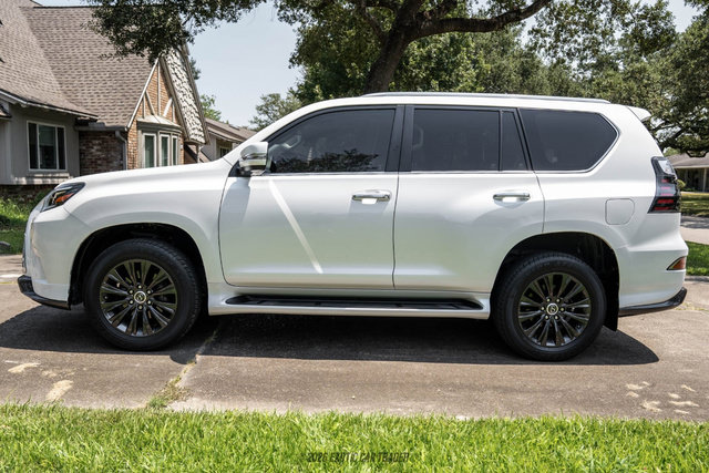 Used 2023 Lexus GX 460 Luxury w/ Sport Design Package AWD/4WD image 3