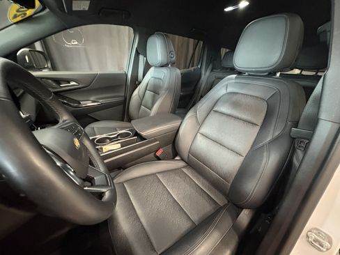 Used 2025 Chevrolet Equinox LT w/ Convenience Package II FWD image 8