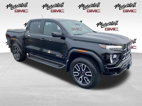 Used 2025 GMC Canyon AT4 w/ Technology Plus Package image 3