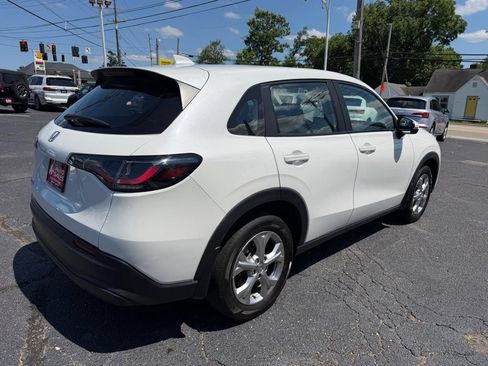 Used 2025 Honda HR-V LX image 6