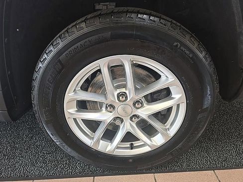 Used 2023 Jeep Grand Cherokee L Laredo w/ Luxury Tech Group I image 41