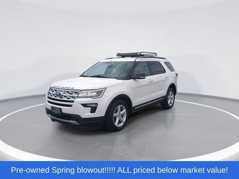 Used 2019 Ford Explorer XLT w/ Equipment Group 201A FWD image 4