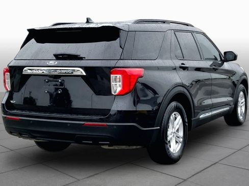 Used 2022 Ford Explorer XLT image 13