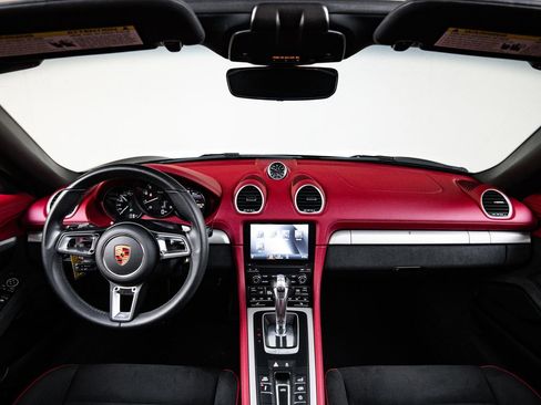 Certified 2023 Porsche 718 Boxster Spyder RWD image 24