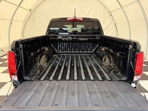 Used 2023 Chevrolet Colorado W/T RWD image 4