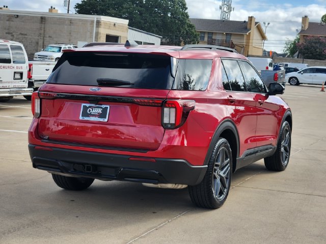 Used 2025 Ford Explorer ST-Line w/ Premium Package RWD image 14