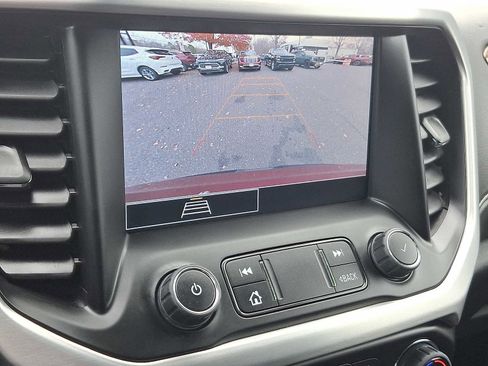 Certified 2023 GMC Acadia SLE w/ Driver Convenience Package image 22