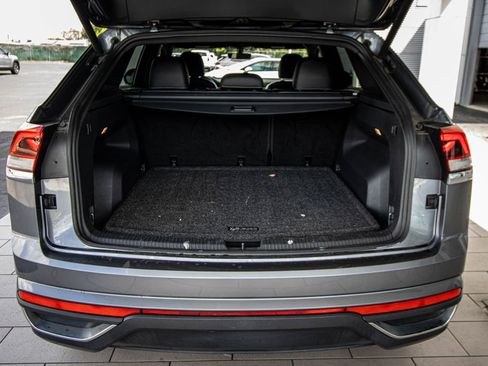 Used 2020 Volkswagen Atlas Cross Sport SE image 17