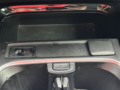 Used 2020 Mercedes-Benz GLB 250 4MATIC image 7