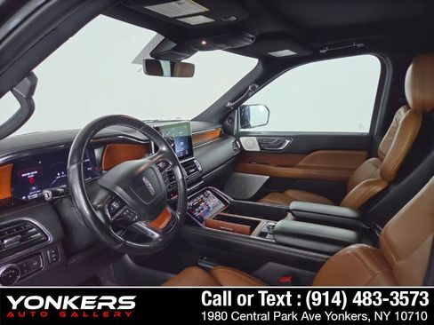 Used 2020 Lincoln Navigator Reserve AWD/4WD image 11
