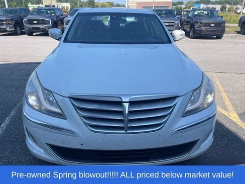 Used 2013 Hyundai Genesis 3.8 w/ Technology Pkg RWD image 11