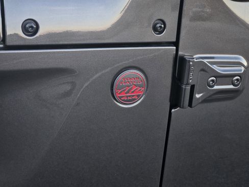 Used 2025 Jeep Wrangler Rubicon image 7