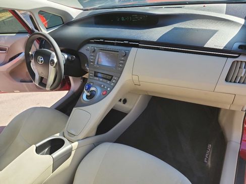 Used 2014 Toyota Prius Three FWD image 36