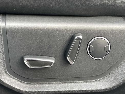 Used 2017 Ford F150 Lariat w/ Equipment Group 502A Luxury AWD/4WD image 17