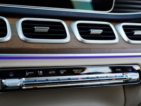 Used 2023 Mercedes-Benz GLS 450 4MATIC image 19